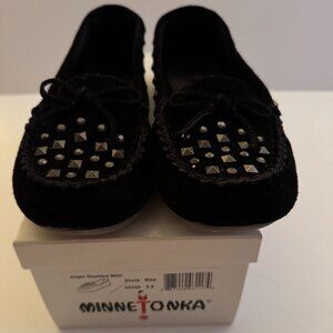 Minnetonka 69550 Black Suede Studded Moccasin, Size 9.5
